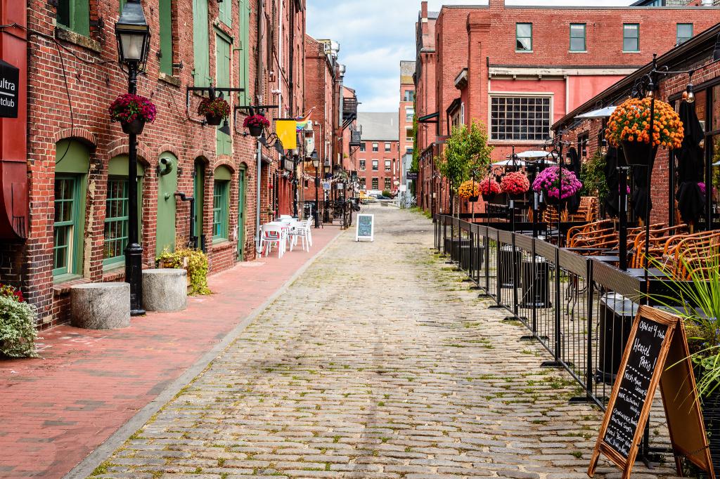 cobblestone street of portland maine